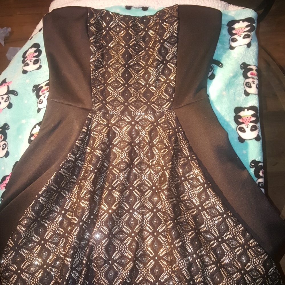 Wild daisy strapless dress